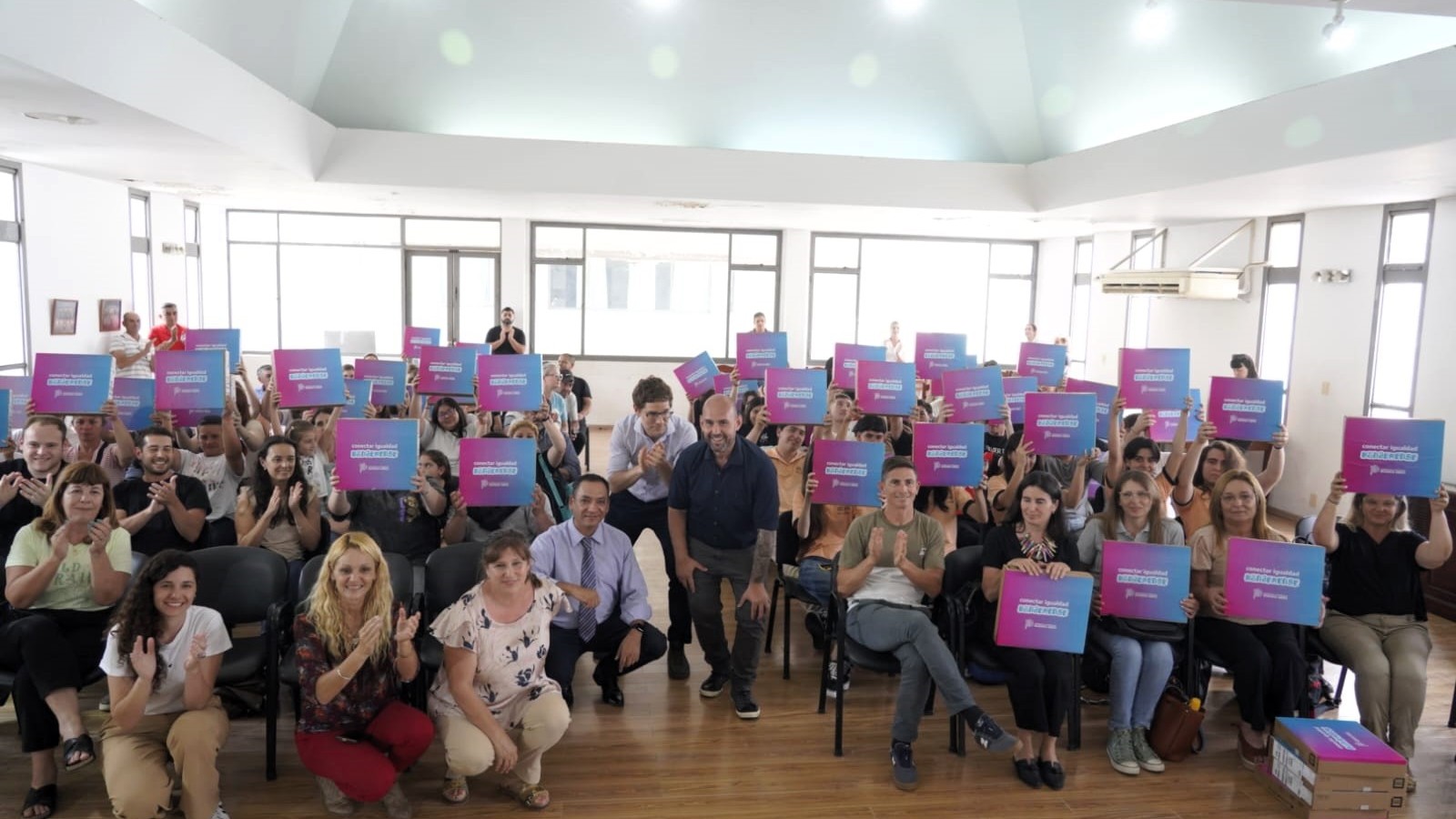 Estudiantes de escuelas rurales y de educación especial de Baradero recibieron sus computadoras personales